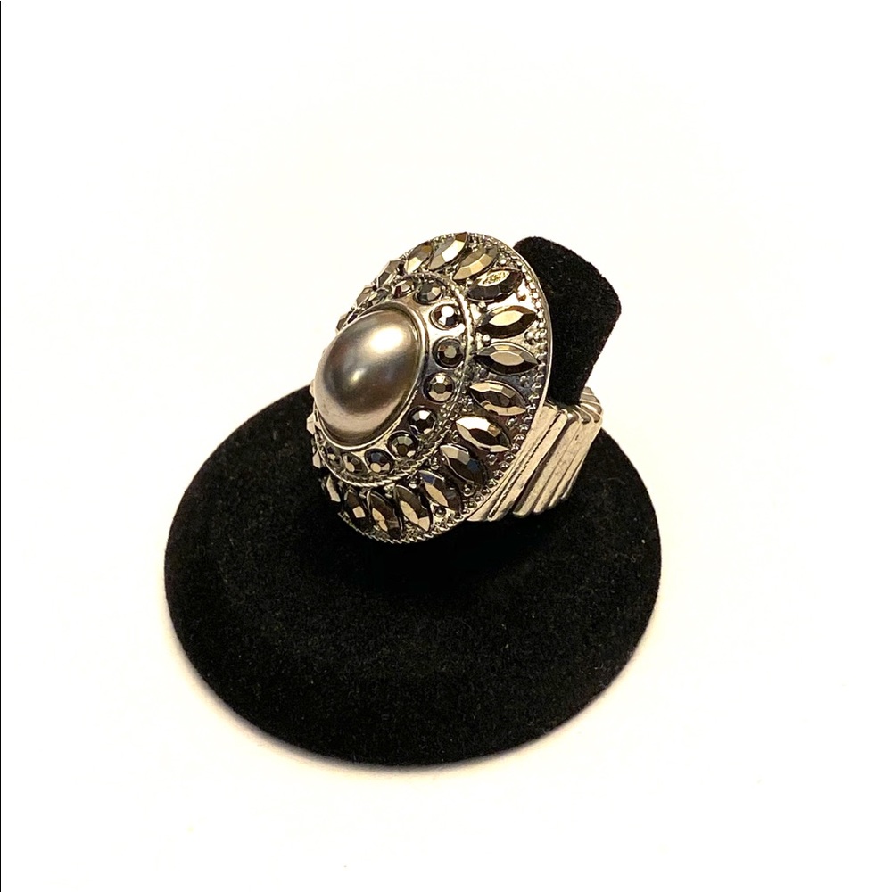 3/$20 Adjustable silvertone statement ring
